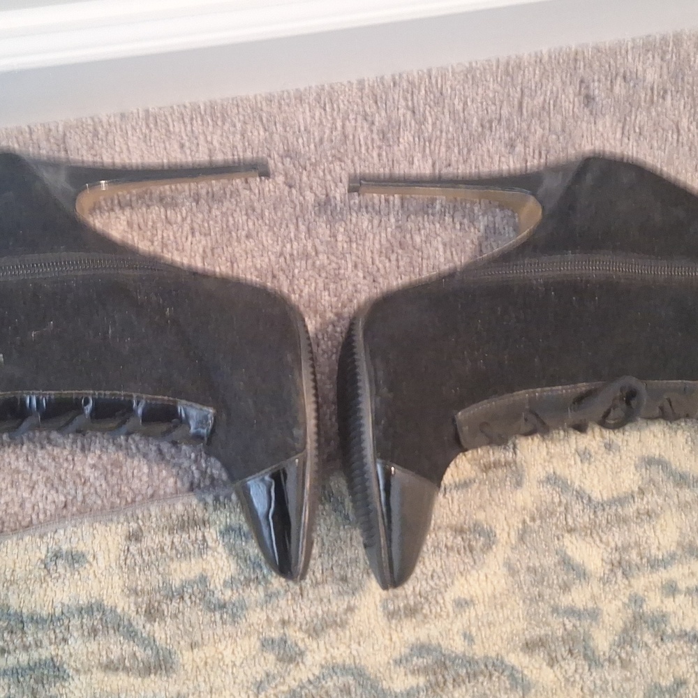 Boots - Picture 3 of 4